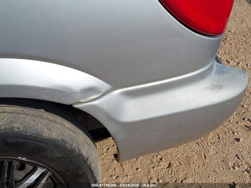 2005 Chrysler Town & Country VIN: 1C4GP45R35B227607 Lot: 41795366