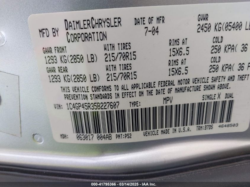 2005 Chrysler Town & Country VIN: 1C4GP45R35B227607 Lot: 41795366