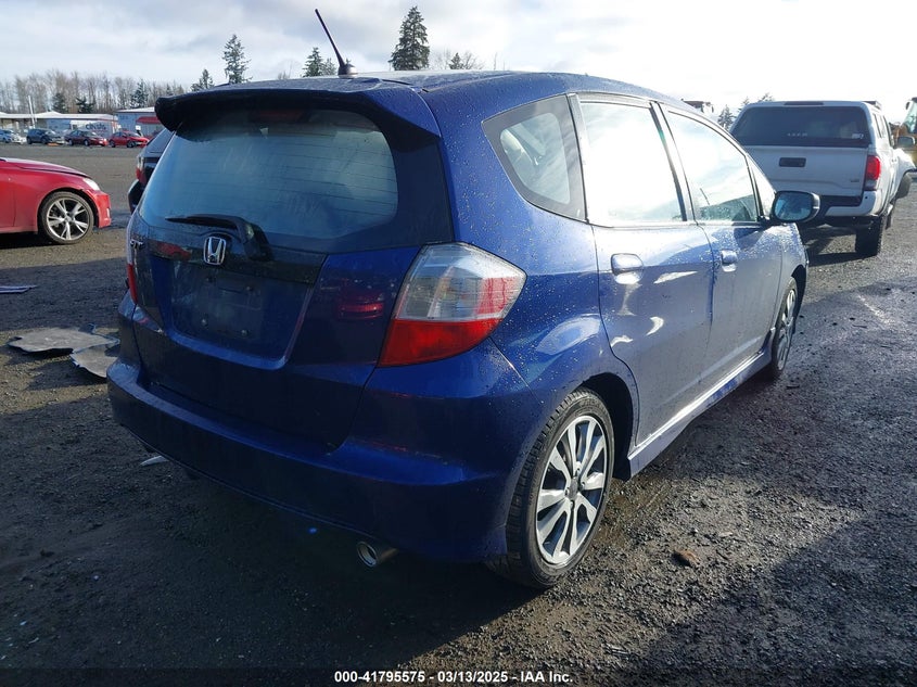 2013 HONDA FIT SPORT - JHMGE8H55DC033478