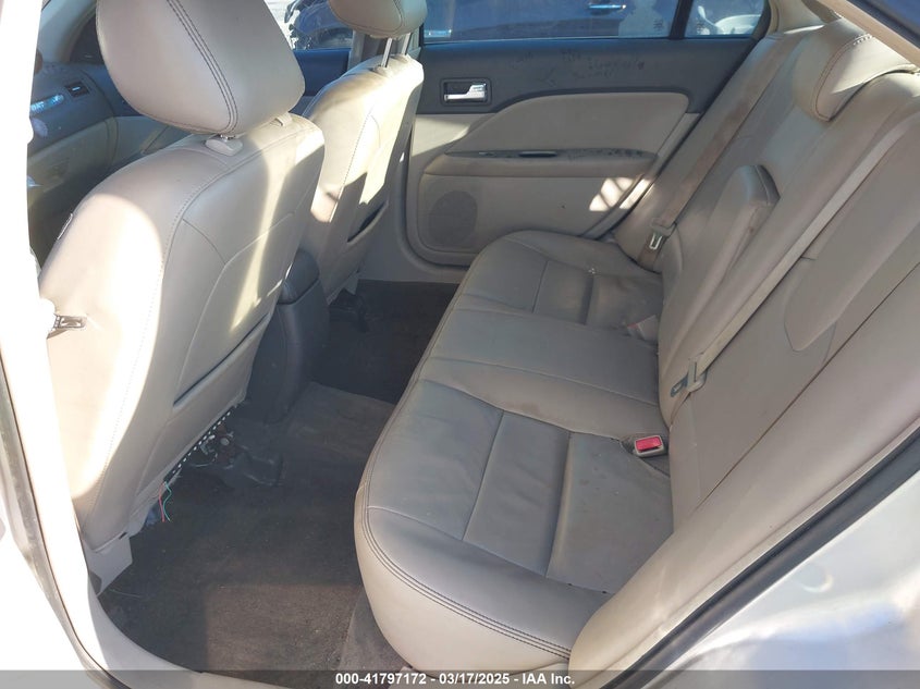 2011 FORD FUSION VIN: 3FAHP0JG7BR278039