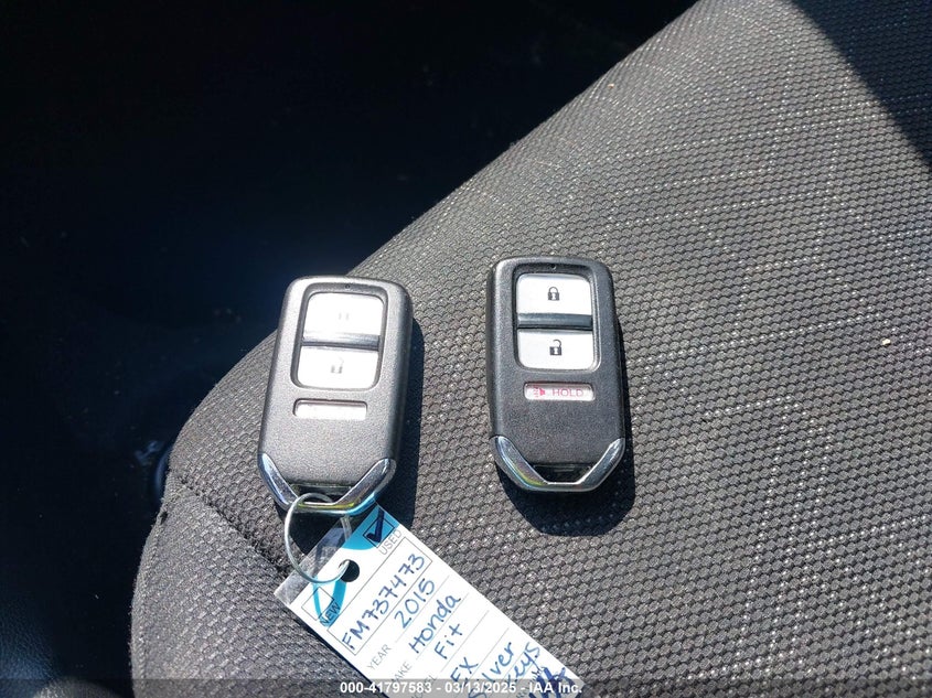 2015 HONDA FIT VIN: 3HGGK5H81FM737473