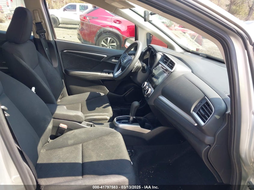 2015 HONDA FIT VIN: 3HGGK5H81FM737473