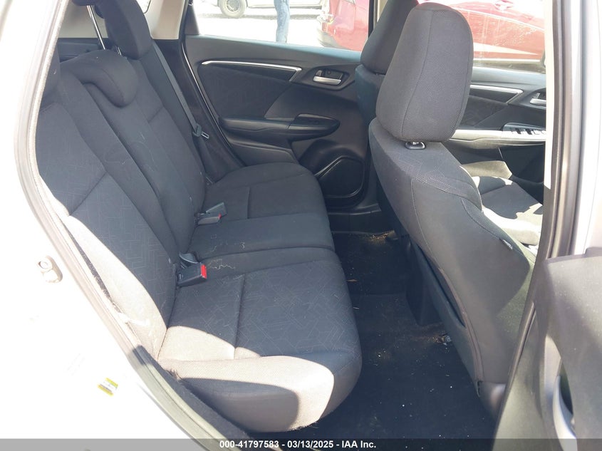 2015 HONDA FIT VIN: 3HGGK5H81FM737473