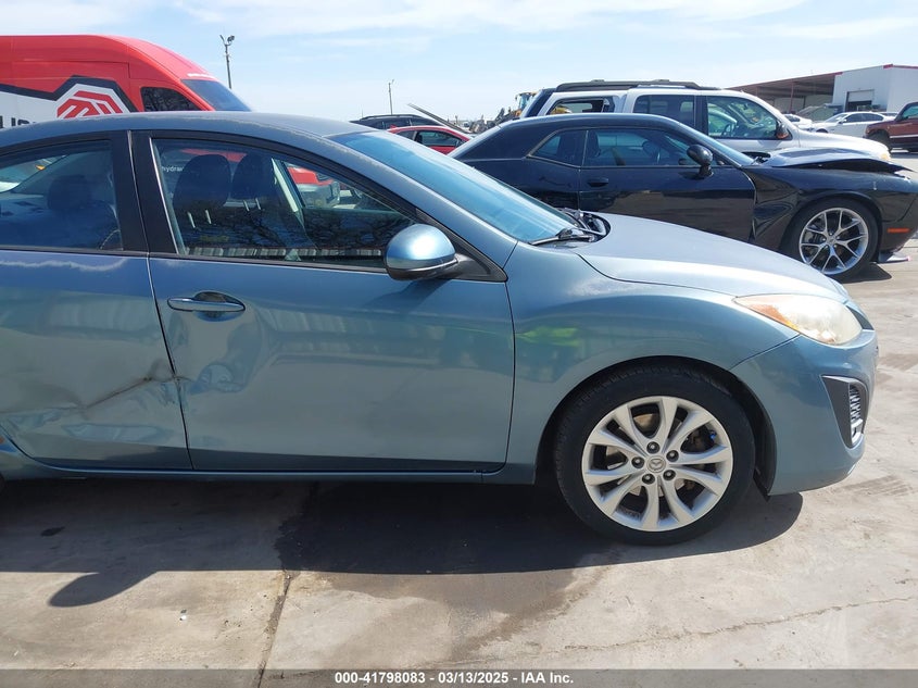 2011 MAZDA MAZDA3 VIN: JM1BL1U68B1419411