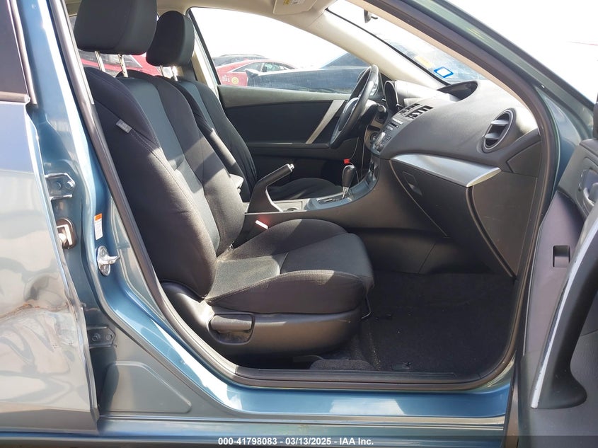 2011 MAZDA MAZDA3 VIN: JM1BL1U68B1419411