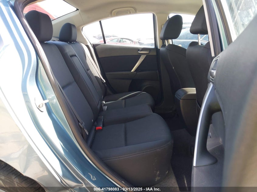 2011 MAZDA MAZDA3 VIN: JM1BL1U68B1419411