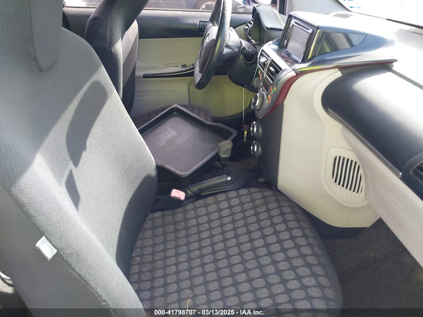 2012 SCION IQ VIN: JTNJJXB09CJ019082