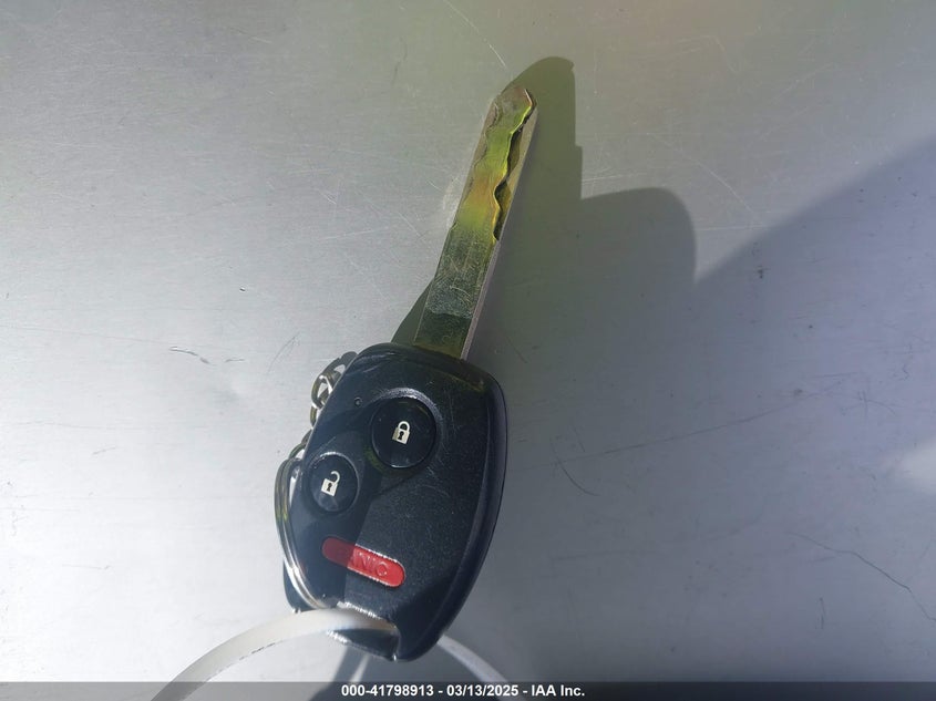 2013 HONDA FIT VIN: JHMGE8H50DC052326
