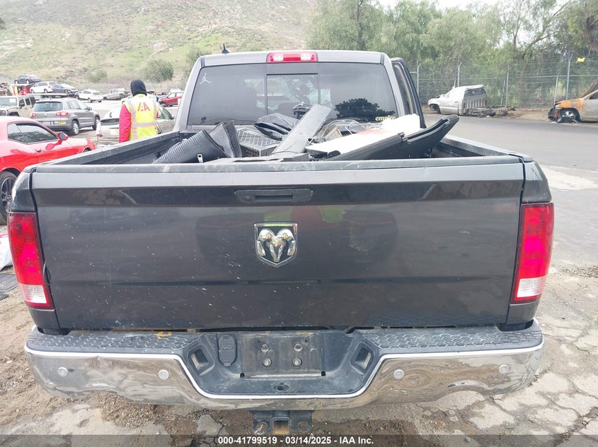2019 RAM 1500 CLASSIC VIN: 1C6RR6TT5KS512552