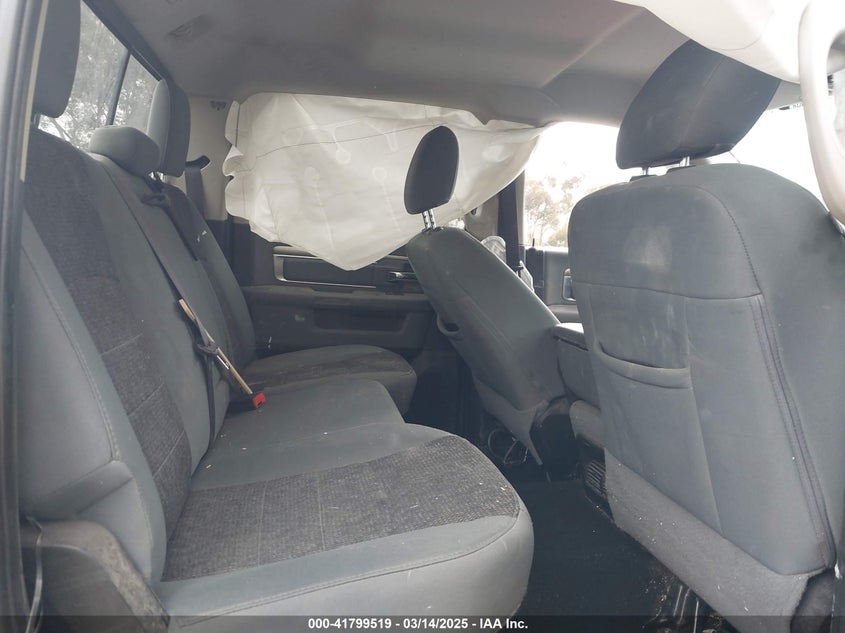 2019 RAM 1500 CLASSIC VIN: 1C6RR6TT5KS512552