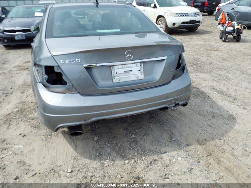 2013 MERCEDES-BENZ C 250 LUXURY/SPORT - WDDGF4HB9DR277960