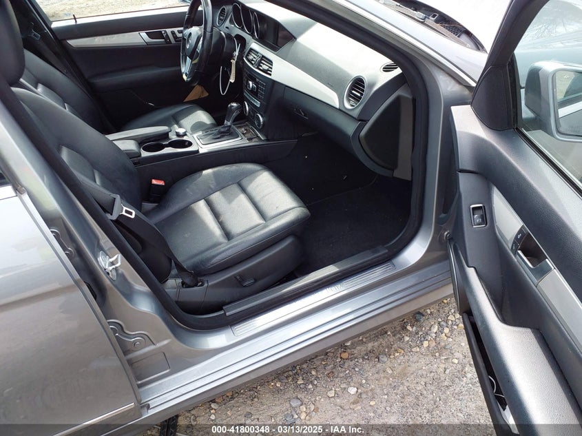 2013 MERCEDES-BENZ C 250 LUXURY/SPORT - WDDGF4HB9DR277960