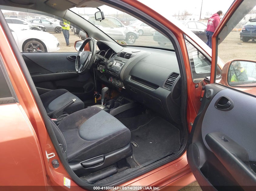 2008 HONDA FIT VIN: JHMGD38698S022185