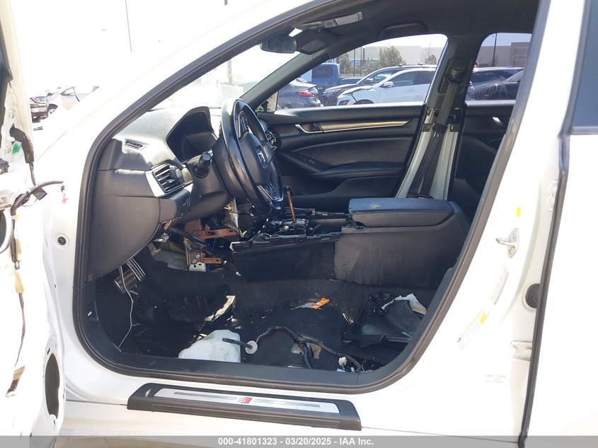 2019 HONDA ACCORD VIN: 1HGCV1F31KA086357