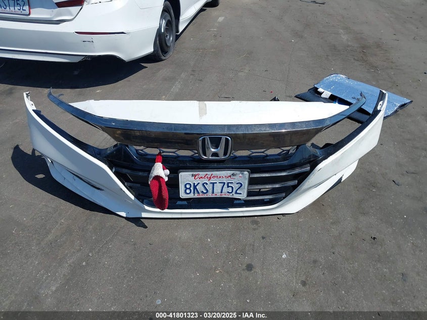 2019 HONDA ACCORD VIN: 1HGCV1F31KA086357