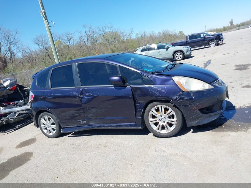 2009 HONDA FIT VIN: JHMGE88479S007307