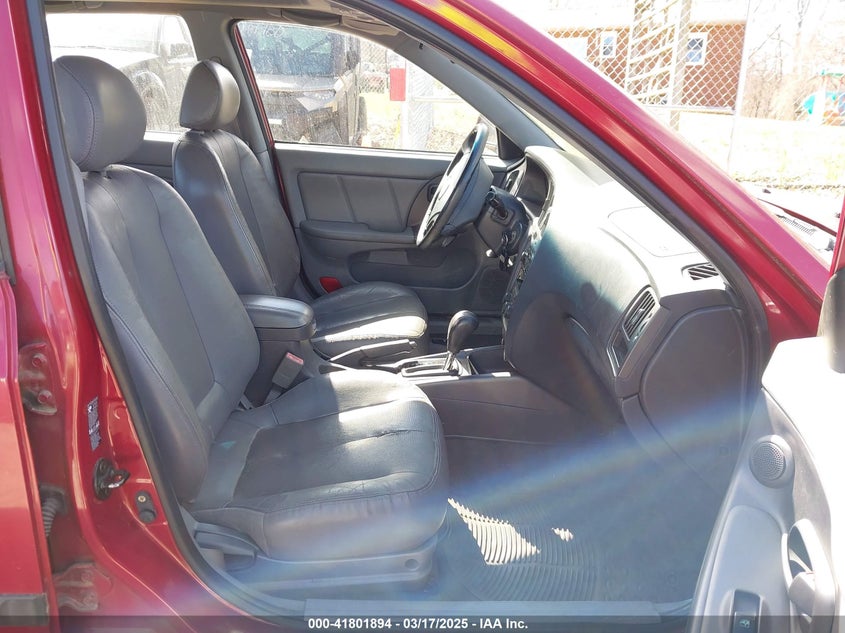 2006 HYUNDAI ELANTRA VIN: KMHDN56DX6U179350
