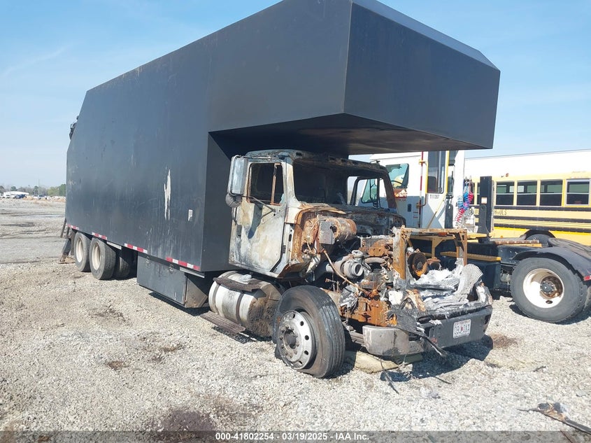 1HSHGAER5TH256658 INTERNATIONAL 8200 Photo 1