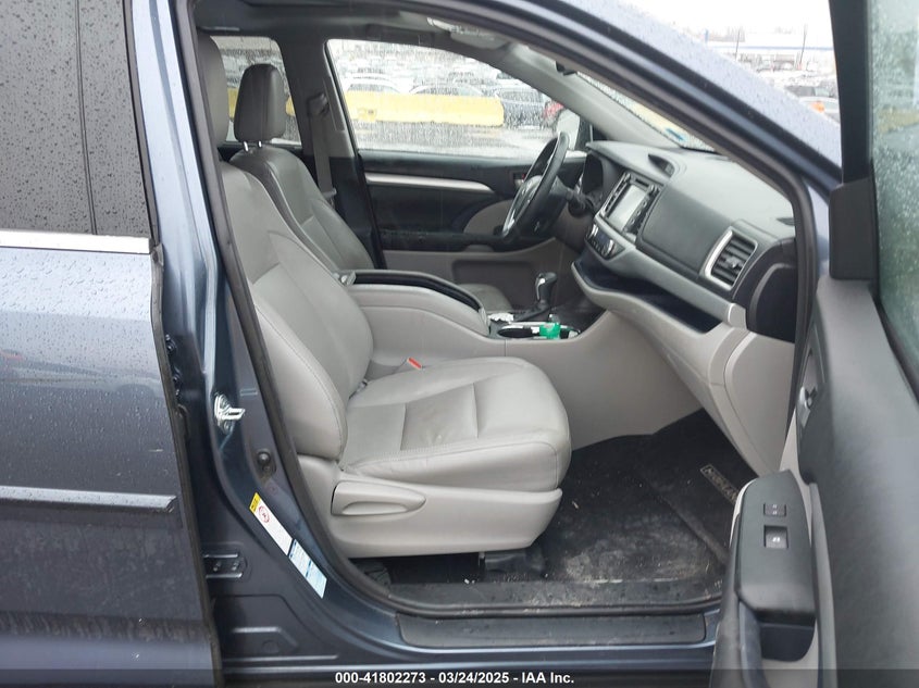 2016 TOYOTA HIGHLANDER VIN: 5TDJKRFH6GS323167