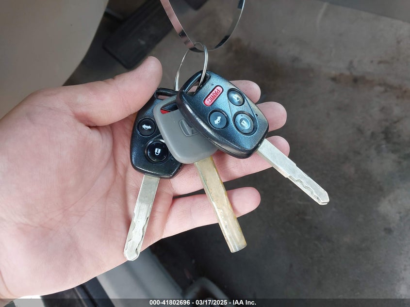 2012 HONDA CIVIC VIN: 2HGFB2F51CH578001