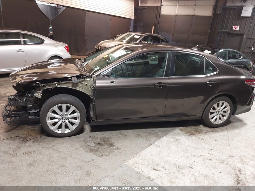 2019 TOYOTA CAMRY VIN: 4T1B11HK5KU852482