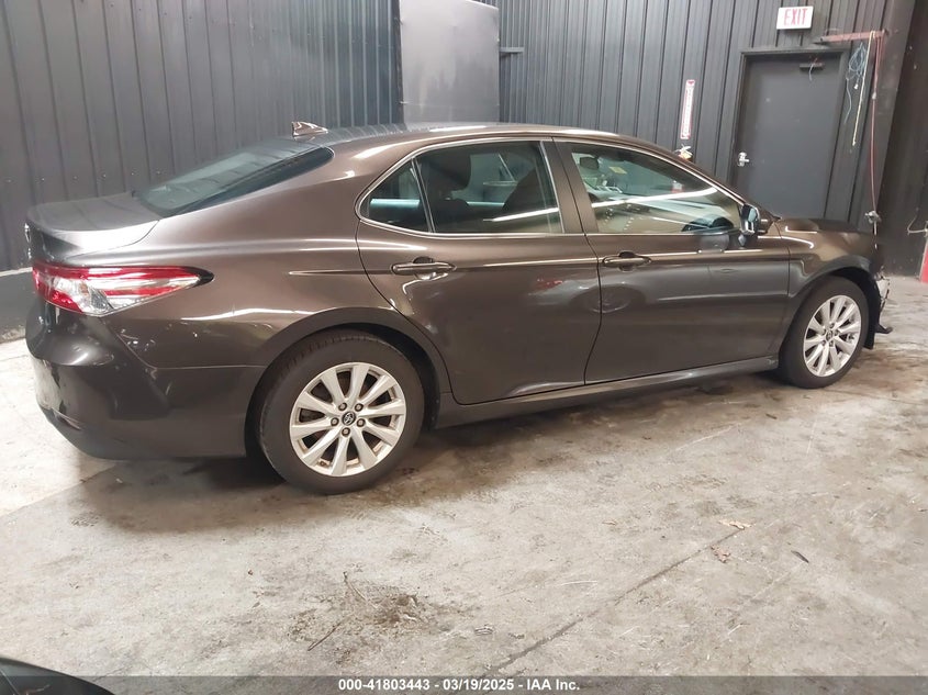 2019 TOYOTA CAMRY VIN: 4T1B11HK5KU852482