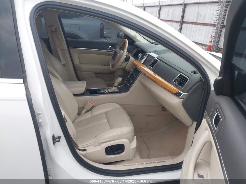 2010 LINCOLN MKS VIN: 1LNHL9DR2AG604838