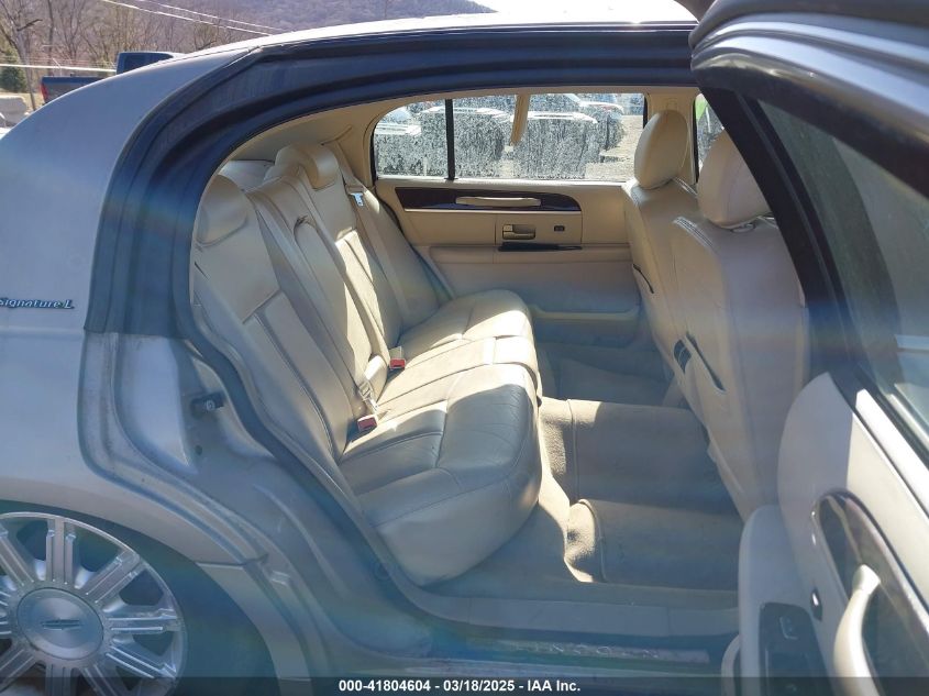 2008 Lincoln Town Car Signature L VIN: 2LNHM85W78X634112 Lot: 41804604