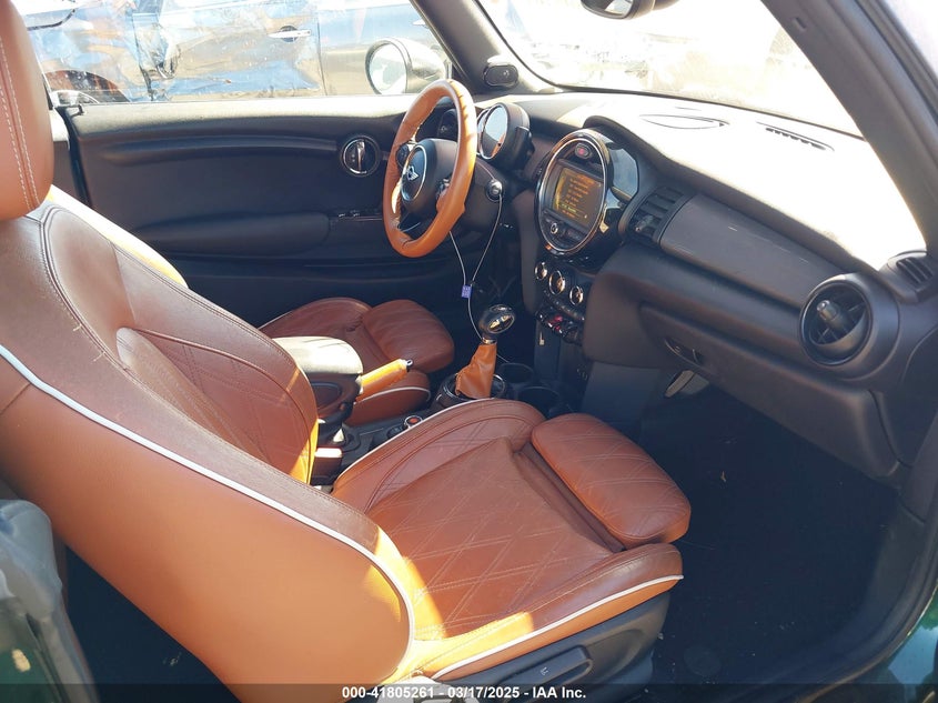 2016 MINI CONVERTIBLE VIN: WMWWG5C51G3C19231