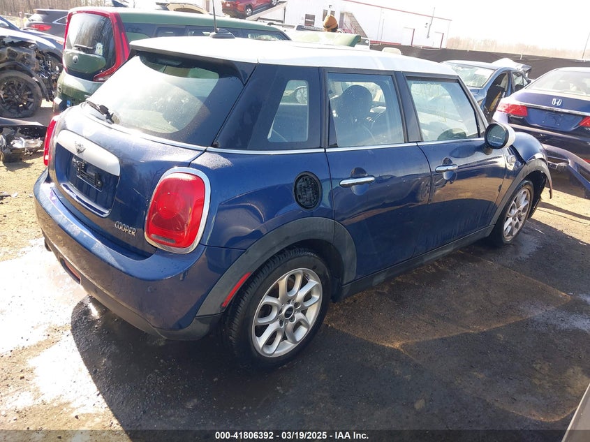 2015 MINI HARDTOP VIN: WMWXS5C57FT827124
