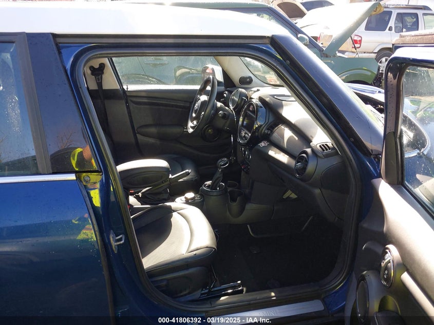 2015 MINI HARDTOP VIN: WMWXS5C57FT827124