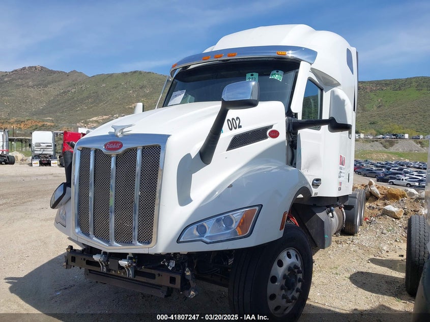 2023 PETERBILT 579 (VIN: 1XPBDP9X1PD876924