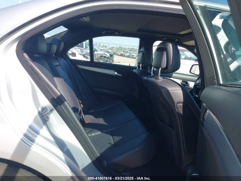 2008 Mercedes-Benz C 300 Luxury 4Matic/Sport 4Matic VIN: WDDGF81XX8F145536 Lot: 41807616