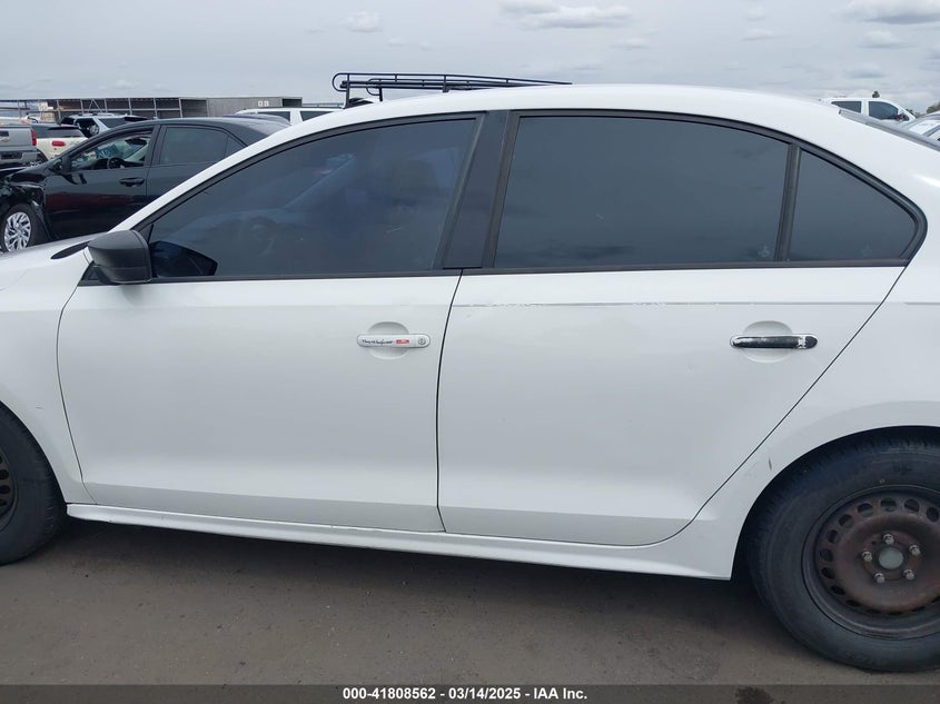 2011 Volkswagen Jetta 2.0L S VIN: 3VW2K7AJ1BM331976 Lot: 41808562