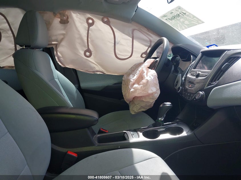 2019 CHEVROLET CRUZE VIN: 1G1BE5SM0K7129320