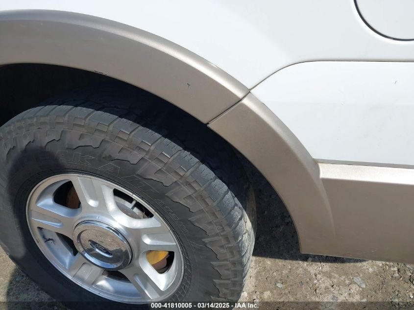 2004 Ford Expedition Eddie Bauer VIN: 1FMFU17L24LB13260 Lot: 41810005