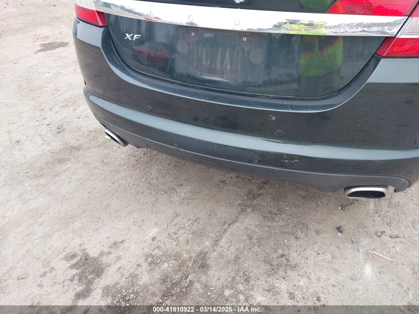 2010 JAGUAR XF VIN: SAJWA0FA5AHR69935