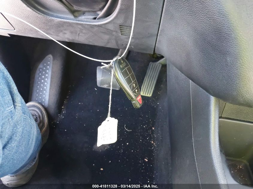 2015 Jeep Cherokee Latitude VIN: 1C4PJLCB0FW643402 Lot: 41811328