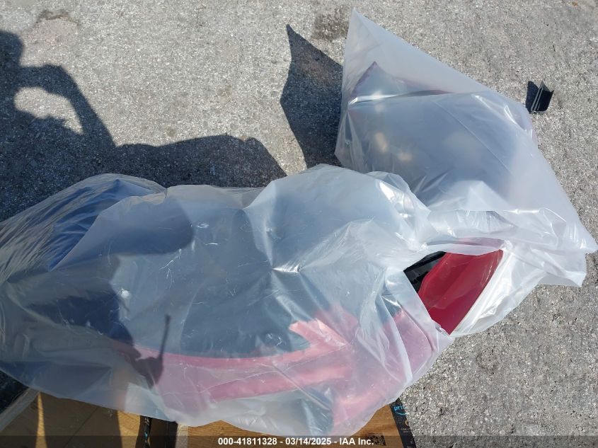 2015 Jeep Cherokee Latitude VIN: 1C4PJLCB0FW643402 Lot: 41811328