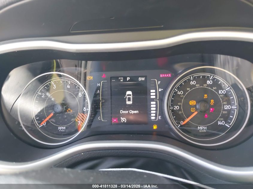 2015 Jeep Cherokee Latitude VIN: 1C4PJLCB0FW643402 Lot: 41811328