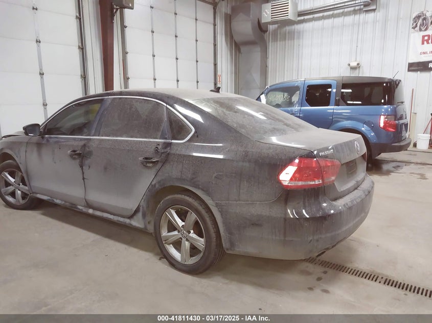 2013 VOLKSWAGEN PASSAT VIN: 1VWBH7A38DC085268