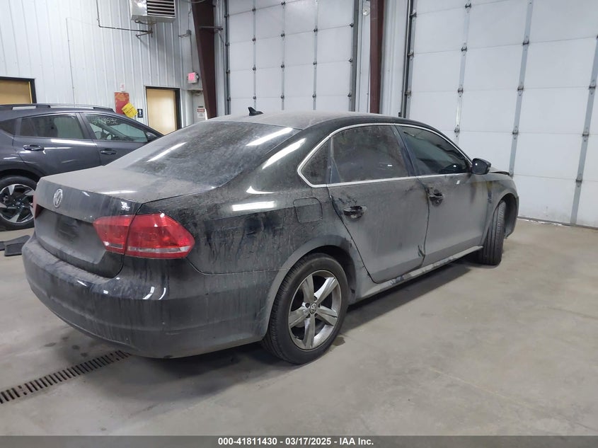 2013 VOLKSWAGEN PASSAT VIN: 1VWBH7A38DC085268