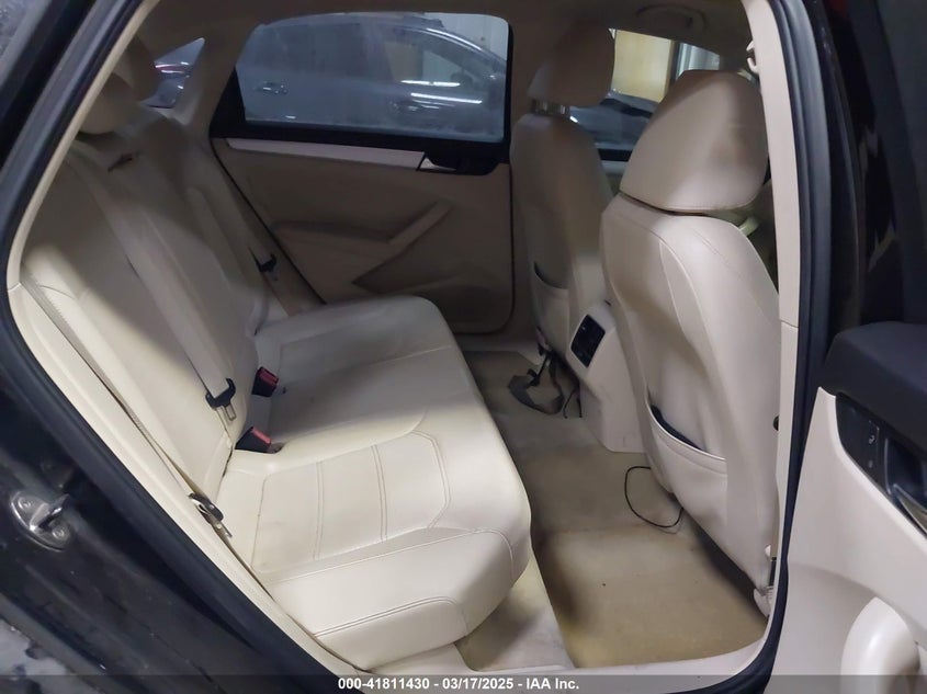2013 VOLKSWAGEN PASSAT VIN: 1VWBH7A38DC085268