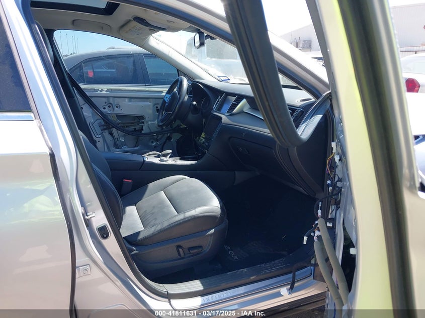 2019 INFINITI QX50 LUXE 3PCAJ5M19KF144488
