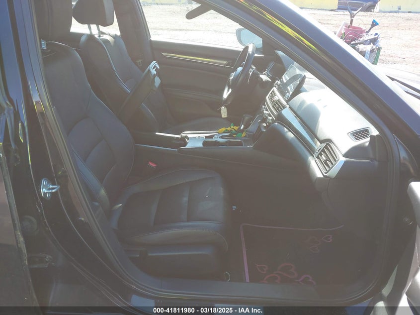 2019 HONDA ACCORD VIN: 1HGCV1F36KA142258