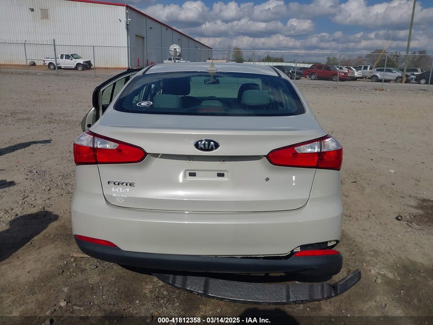 2015 KIA FORTE LX - KNAFK4A68F5364092