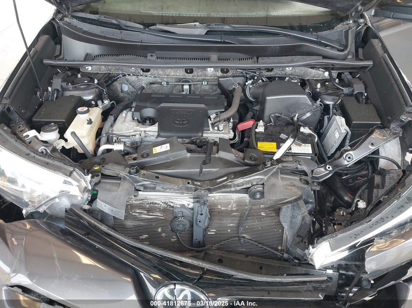 2018 TOYOTA RAV4 SE - JTMJFREV4JJ742585