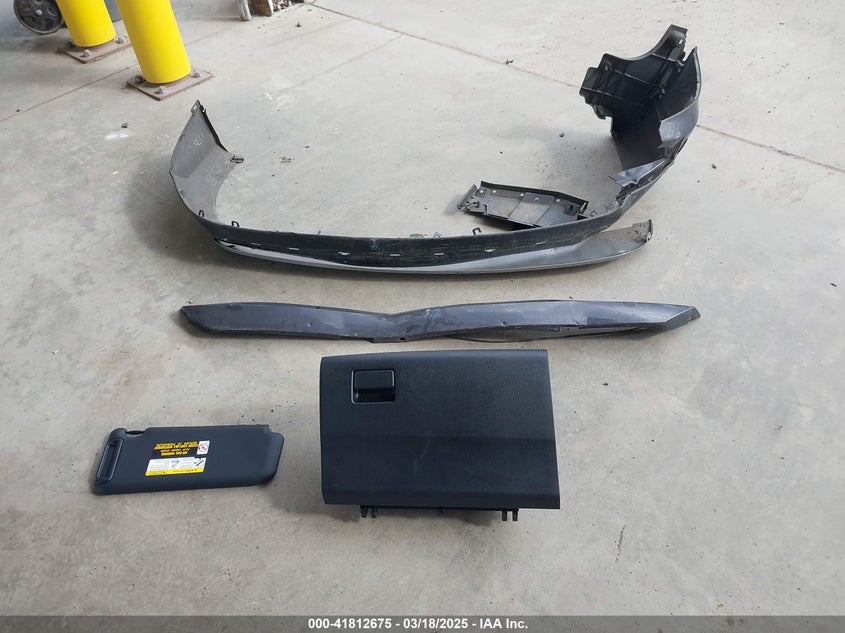 2018 TOYOTA RAV4 SE - JTMJFREV4JJ742585