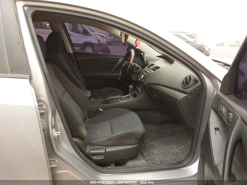 2011 MAZDA MAZDA3 VIN: JM1BL1UF7B1466624