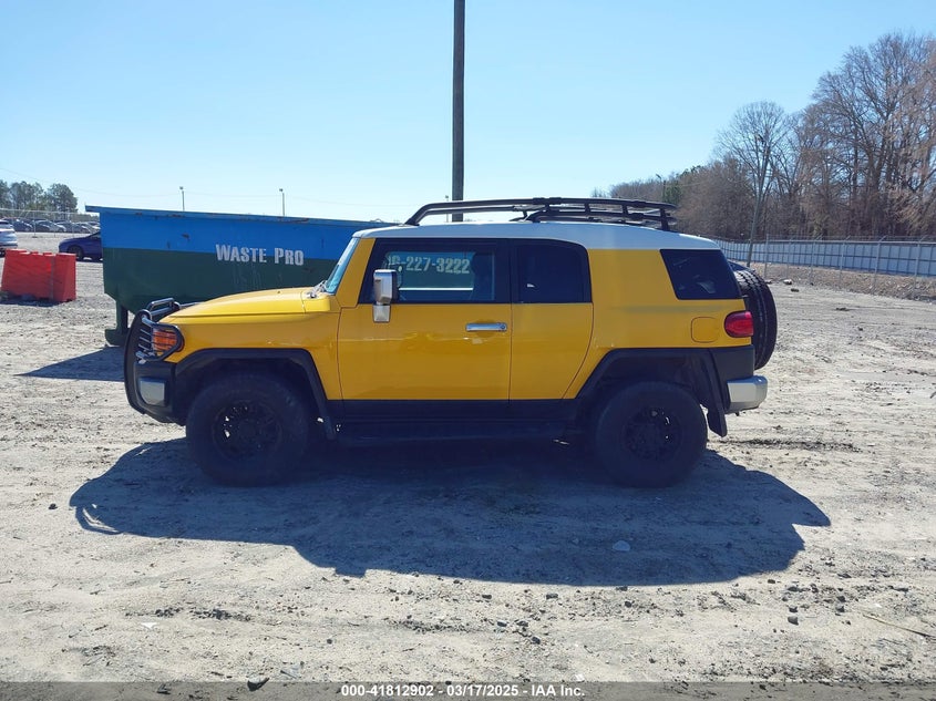 2007 TOYOTA FJ CRUISER VIN: JTEBU11F270014820